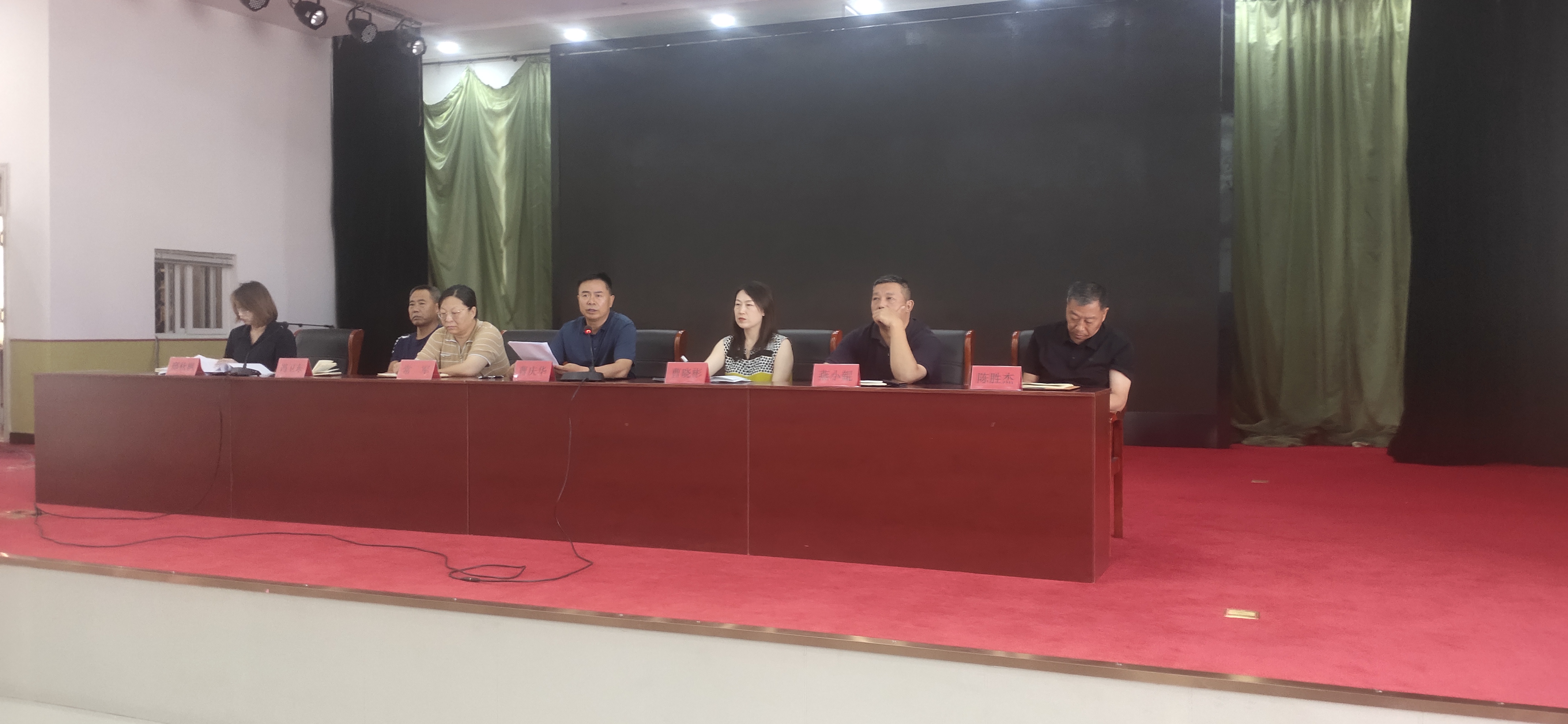 00 定稿 巩固脱贫成果工作部署会2.jpg