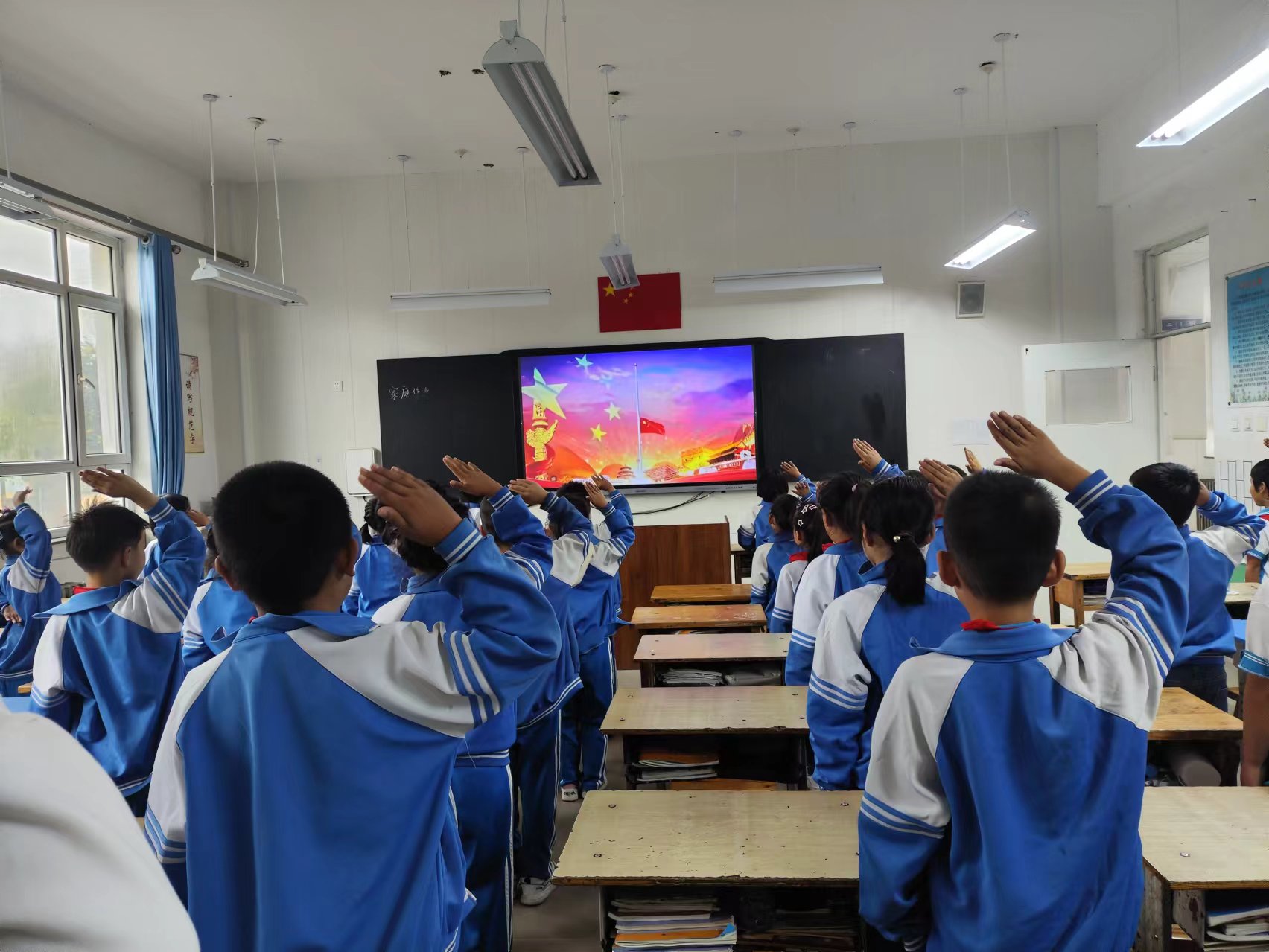 升旗1.jpg