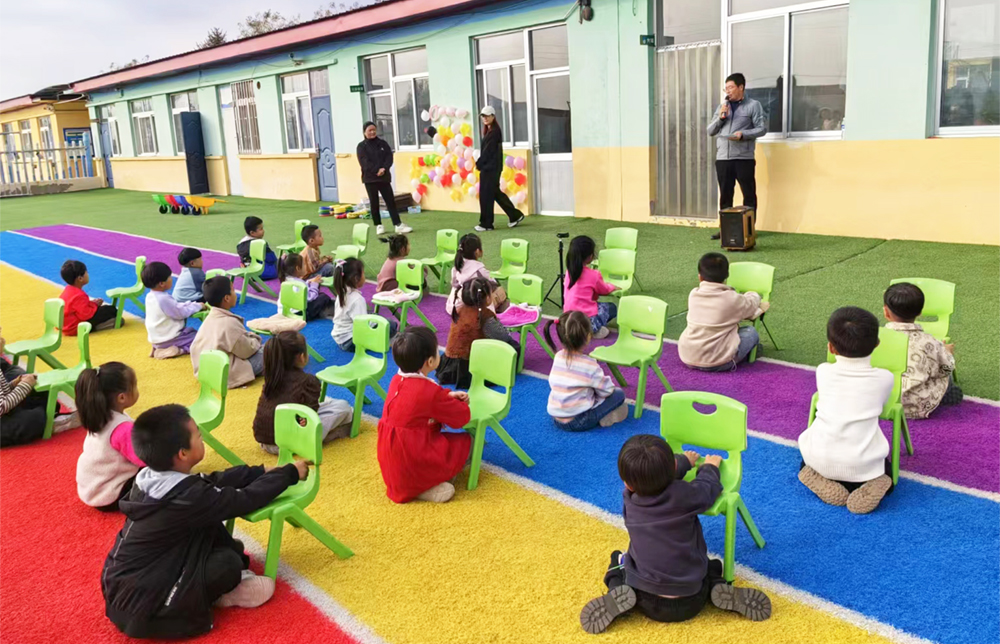 刘林子幼儿园成功举办亲子趣味运动会1.jpg