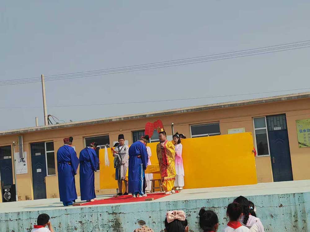 草厂庄小学开展庆“六一”文艺活动3.jpg
