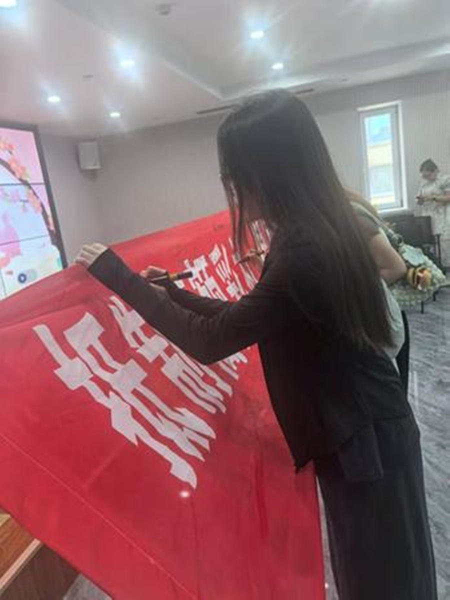 县民政局开展七夕系列活动.jpg